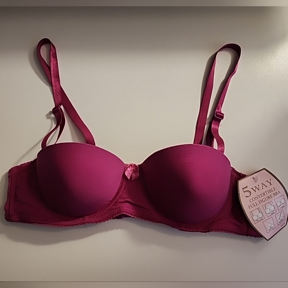 Basic Universal 5 way convertible full figure bra, size 36B. NEW WITH TAGS.
